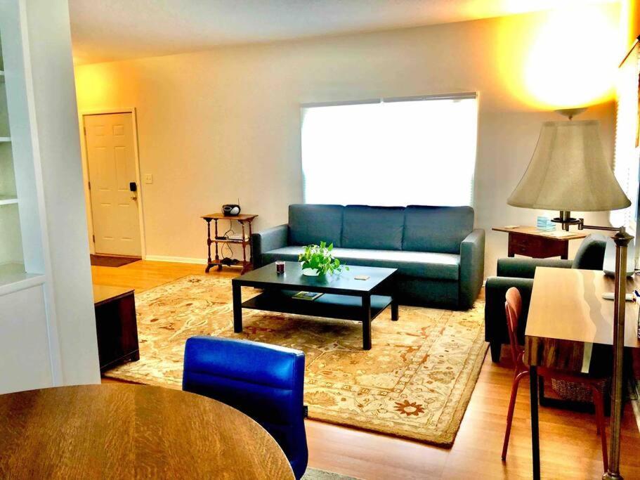 Two Bedroom Gem By Lake Nokomis Minneapolis Eksteriør billede