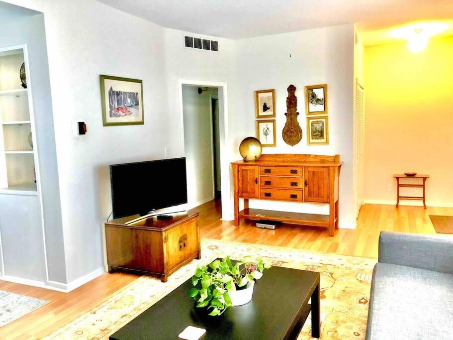 Two Bedroom Gem By Lake Nokomis Minneapolis Eksteriør billede